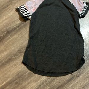 A t-shirt with flower sleeves